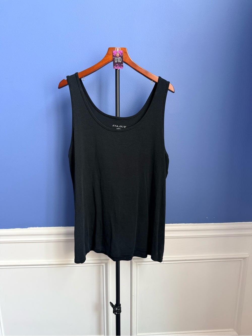Ava & Viv Black Scoop Neck Tank